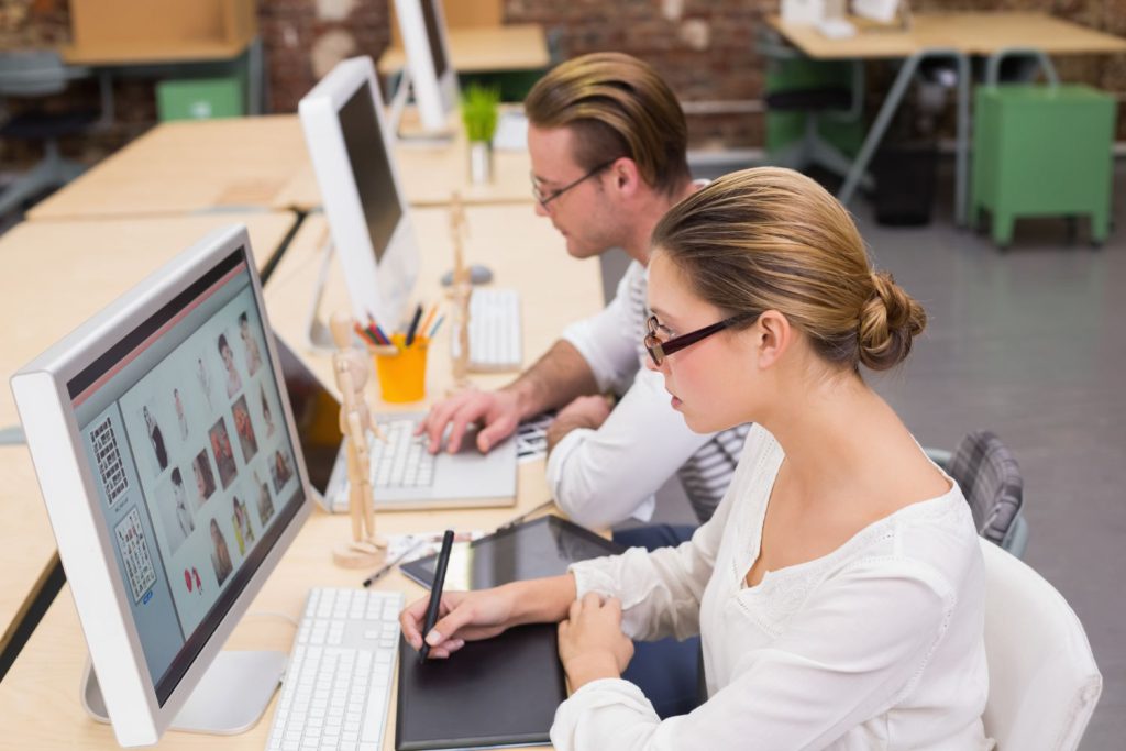 Pozycjonowanie stron www to działania mające na celu wypromowanie strony internetowej w wyszukiwarkach, takich jak Google